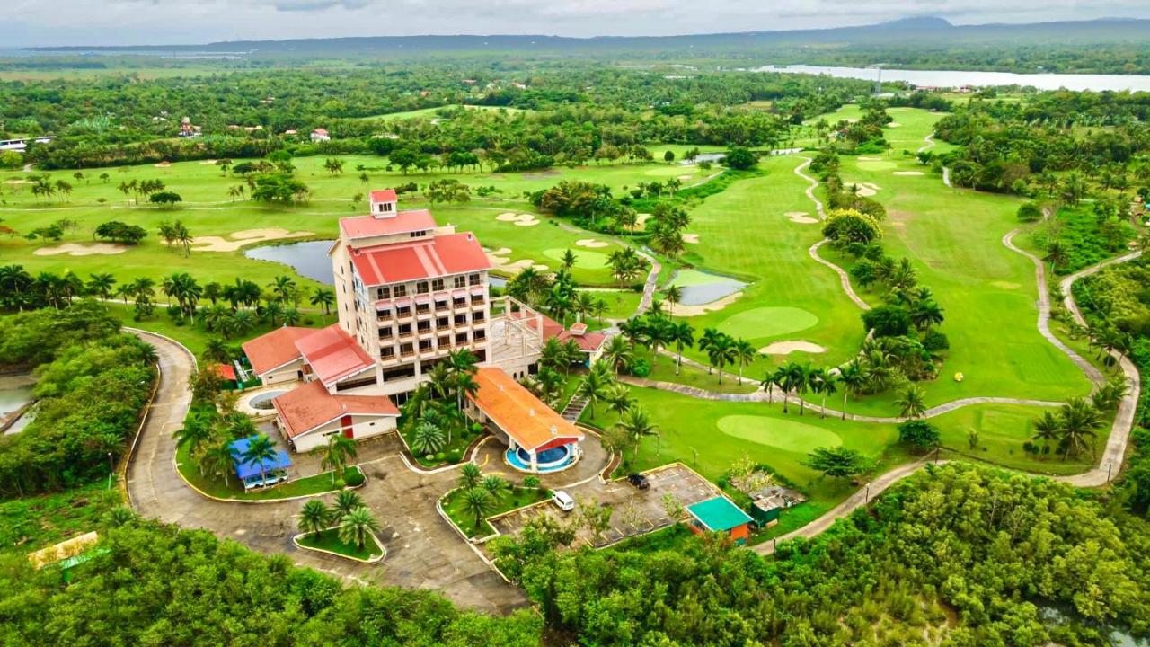 Queens Island Golf And Resort Medellin Exterior foto